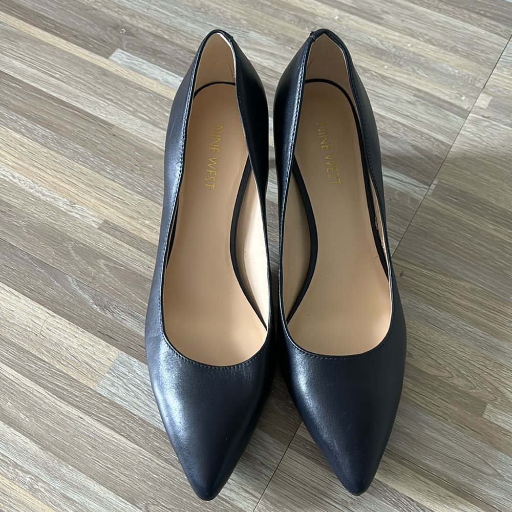 Nine West Navy Blue Heels 7.5